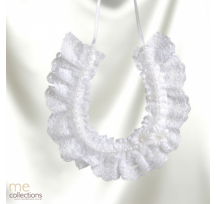 Horseshoe - White lace with pearls